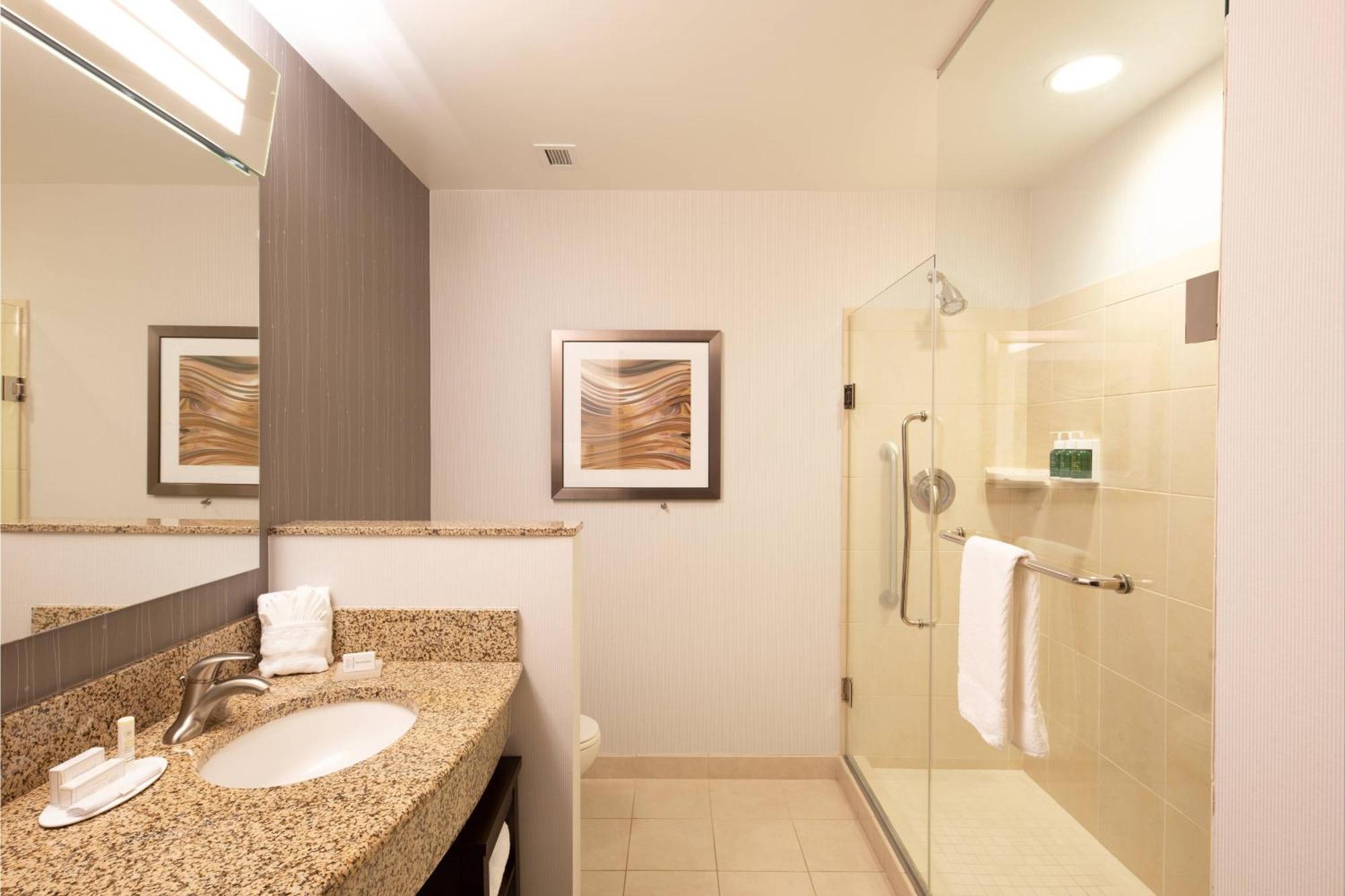 Courtyard By Marriott Greenville Downtown Eksteriør bilde
