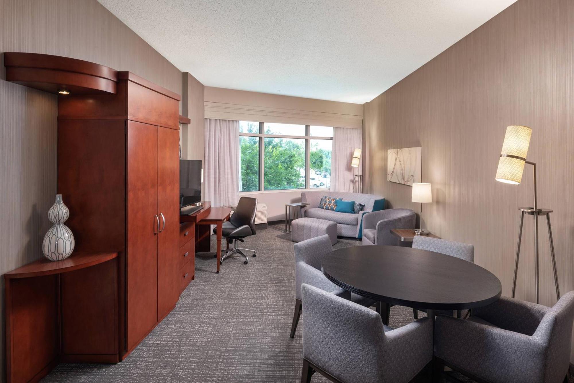 Courtyard By Marriott Greenville Downtown Eksteriør bilde